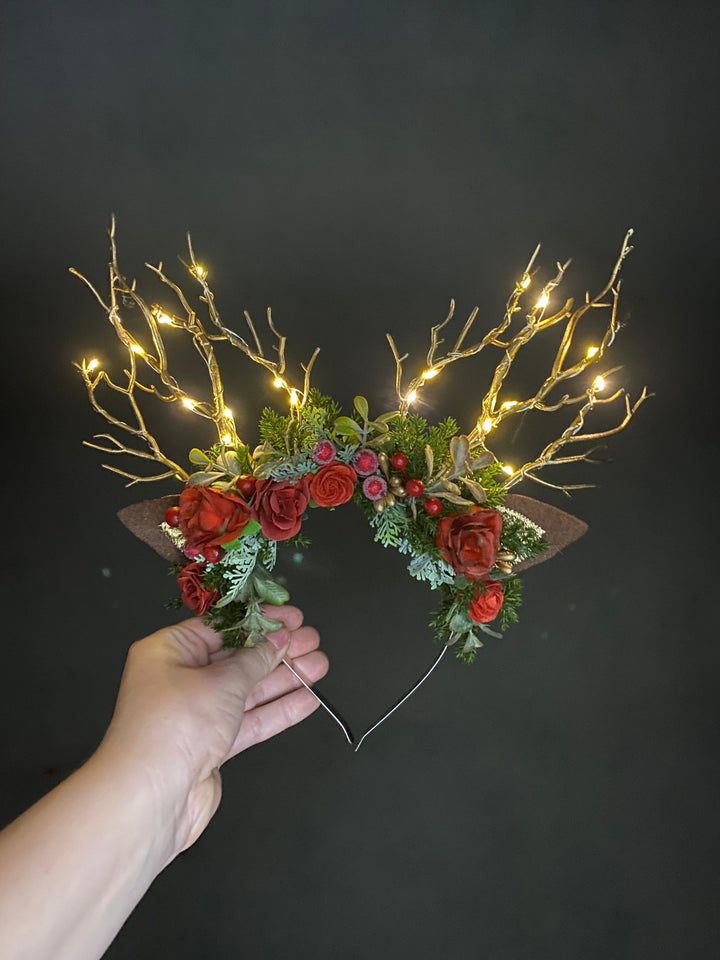 Christmas Reindeer Antler Headband: Woodland blueberries with lights – handmade floral hair accessory by magaela