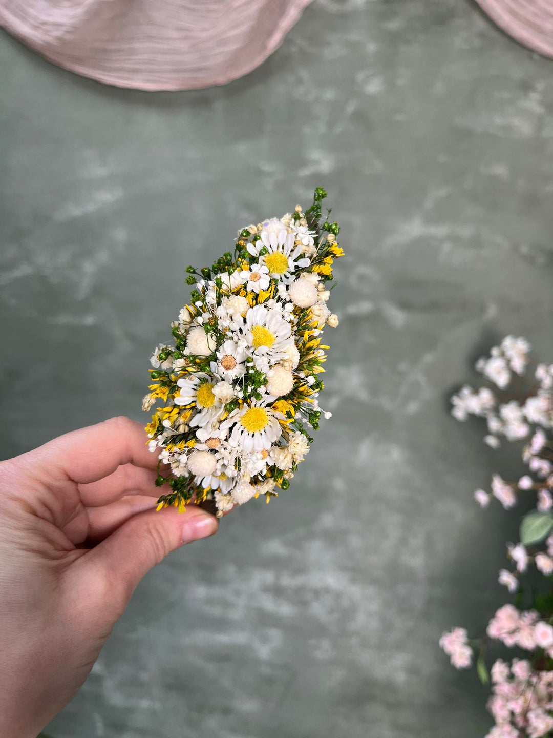 Floral Side Headband with Daisy Flowers in White and Yellow