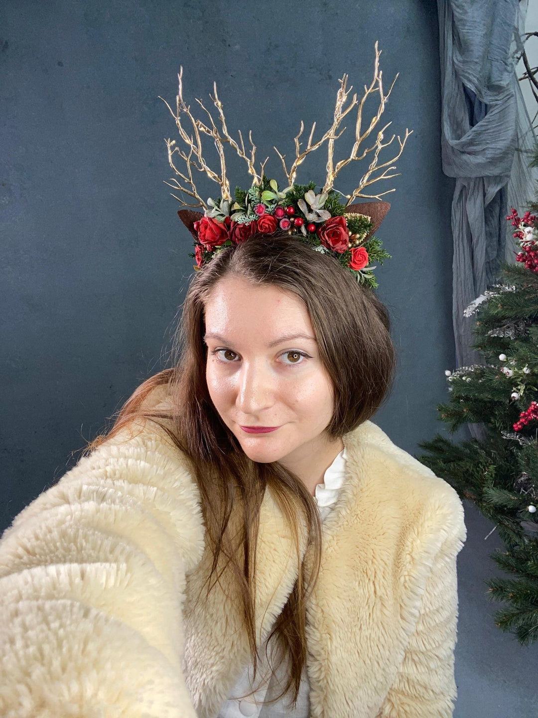 Christmas Reindeer Antler Headband: Woodland blueberries with lights – handmade floral hair accessory by magaela