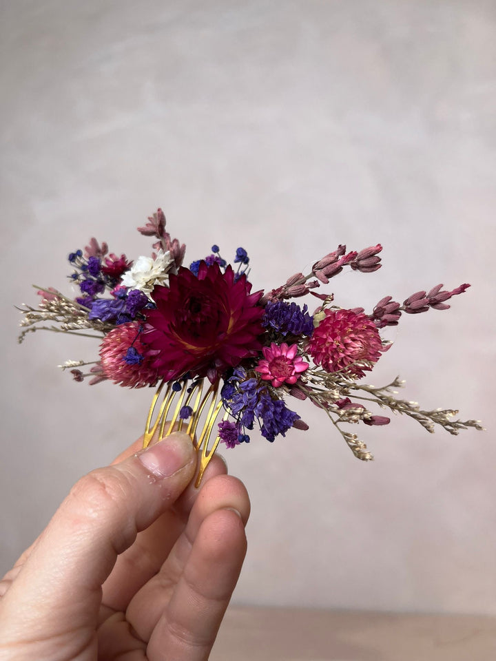Dried Flower Hair Comb with Statice, Lavander and Chrysanthemums – handmade floral hair accessory by magaela
