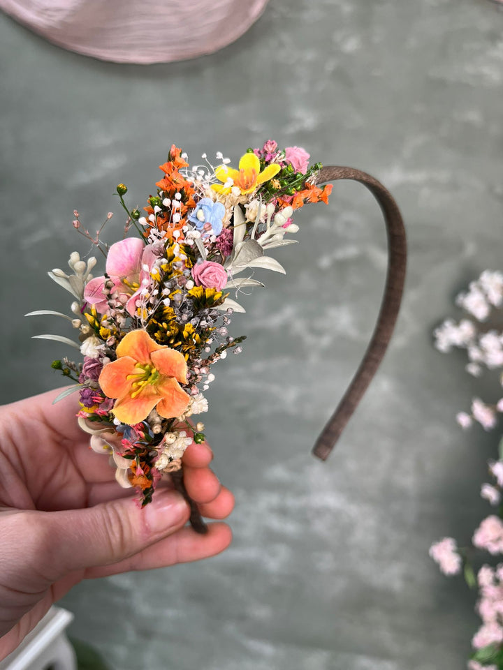 Wildflower Side Hair Headband with Orange Flowers, Ixodia and Gypsophila – handmade floral hair accessory by magaela