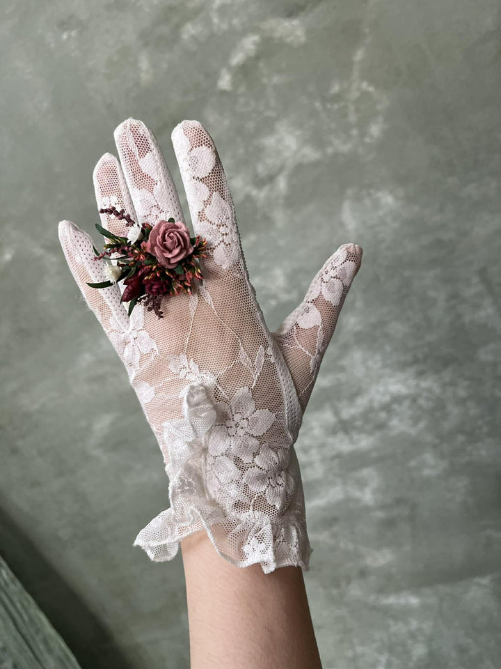 Magenta Flower Ring: Boho Frida Style Floral Jewelry – handmade floral hair accessory by magaela