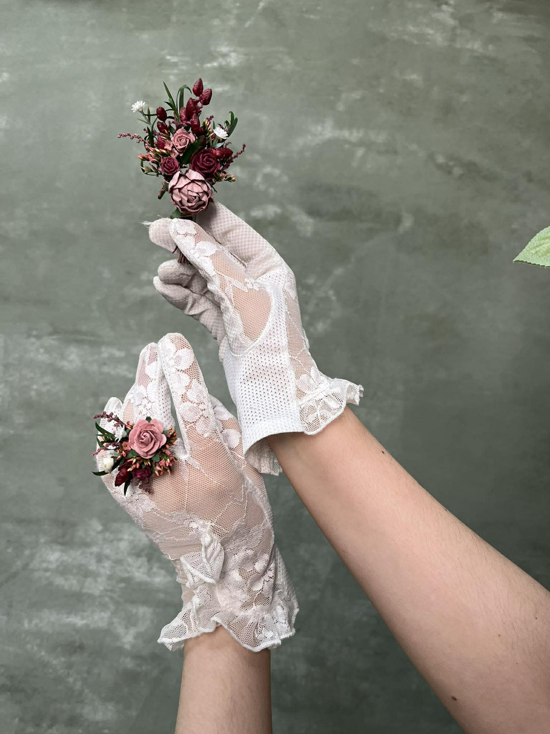 Magenta Flower Ring: Boho Frida Style Floral Jewelry – handmade floral hair accessory by magaela