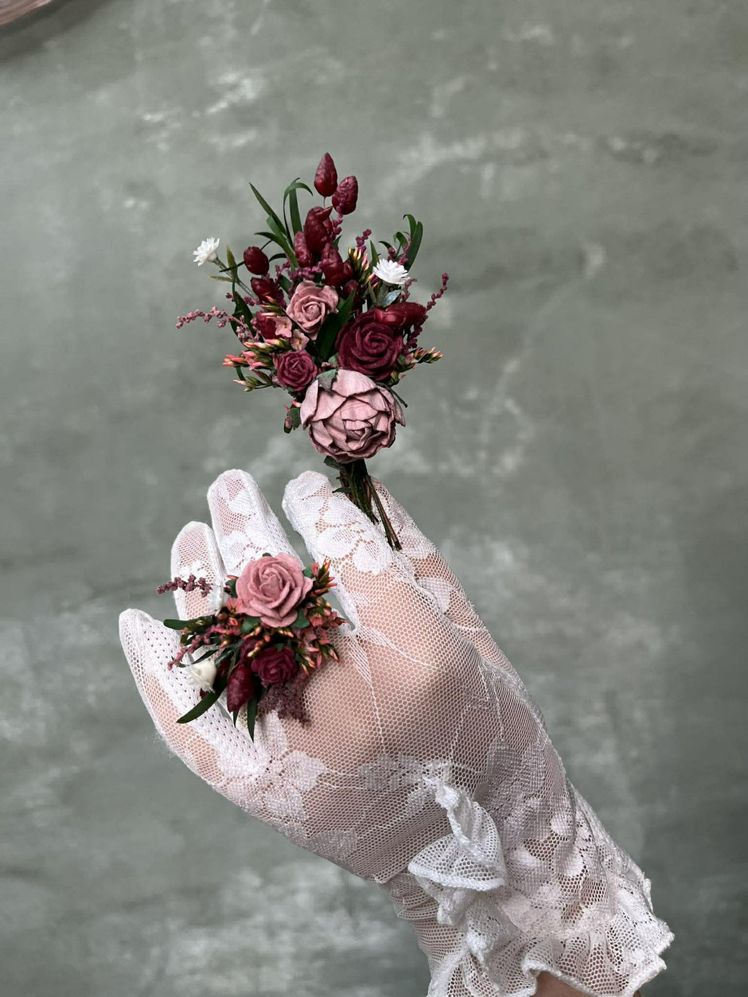 Magenta Flower Ring: Boho Frida Style Floral Jewelry – handmade floral hair accessory by magaela