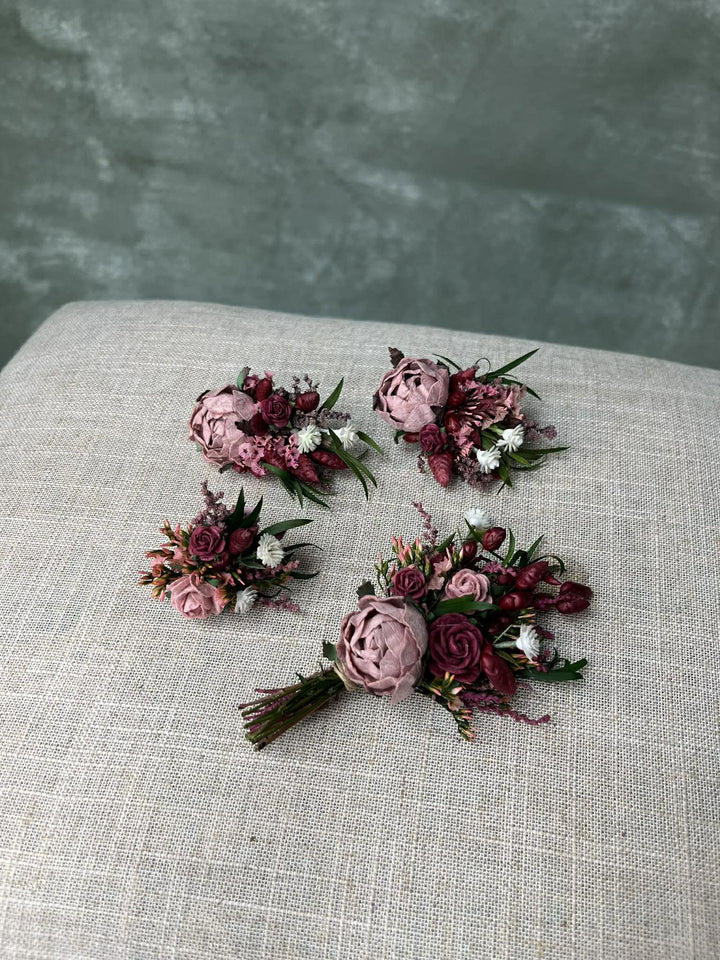 Magenta Flower Ring: Boho Frida Style Floral Jewelry – handmade floral hair accessory by magaela