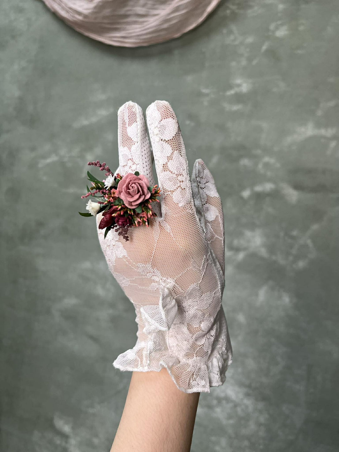 Magenta Flower Ring: Boho Frida Style Floral Jewelry – handmade floral hair accessory by magaela