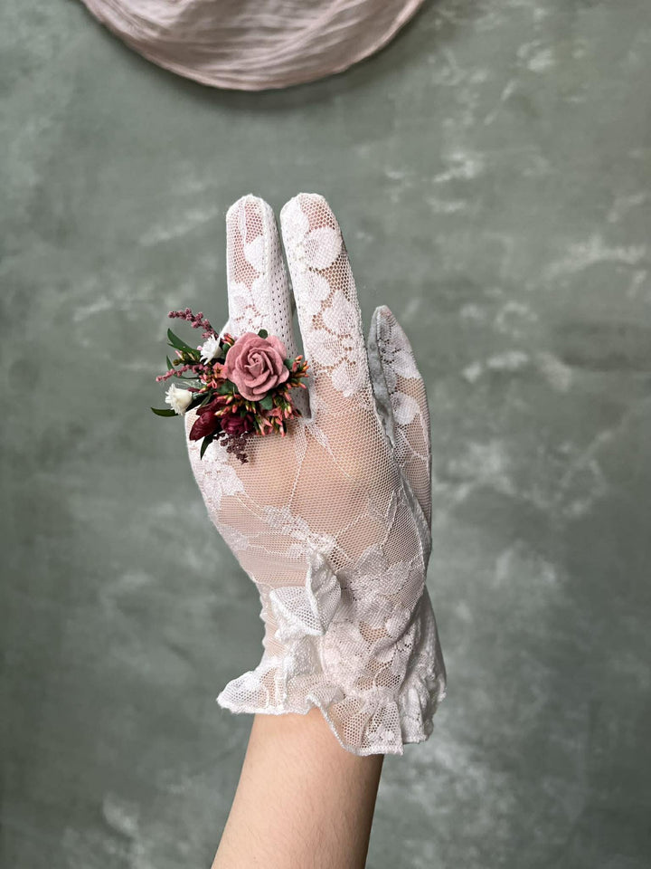 Magenta Flower Ring: Boho Frida Style Floral Jewelry – handmade floral hair accessory by magaela