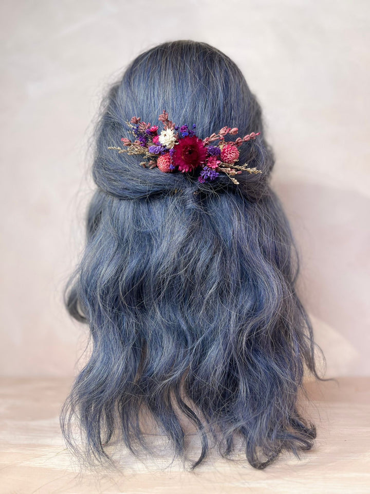 Dried Flower Hair Comb with Statice, Lavander and Chrysanthemums – handmade floral hair accessory by magaela