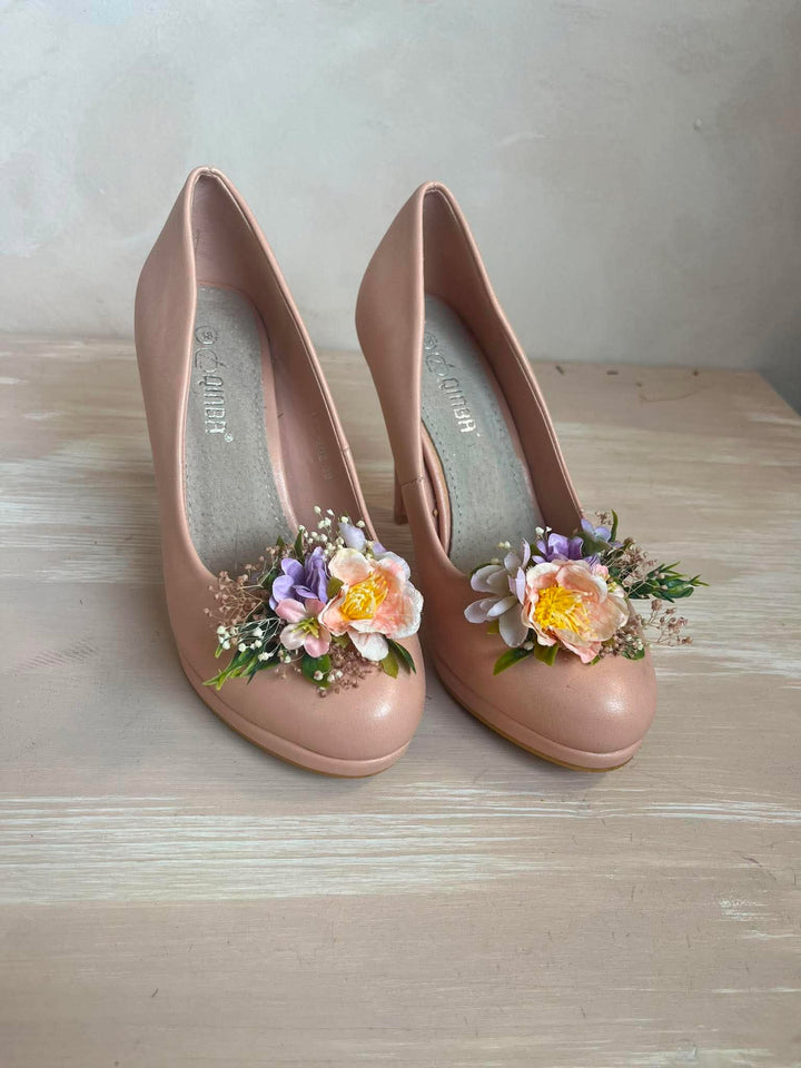 Apricot and Lilac Floral Shoe Clips with Gypsophila and Eucalyptus – handmade floral hair accessory by magaela