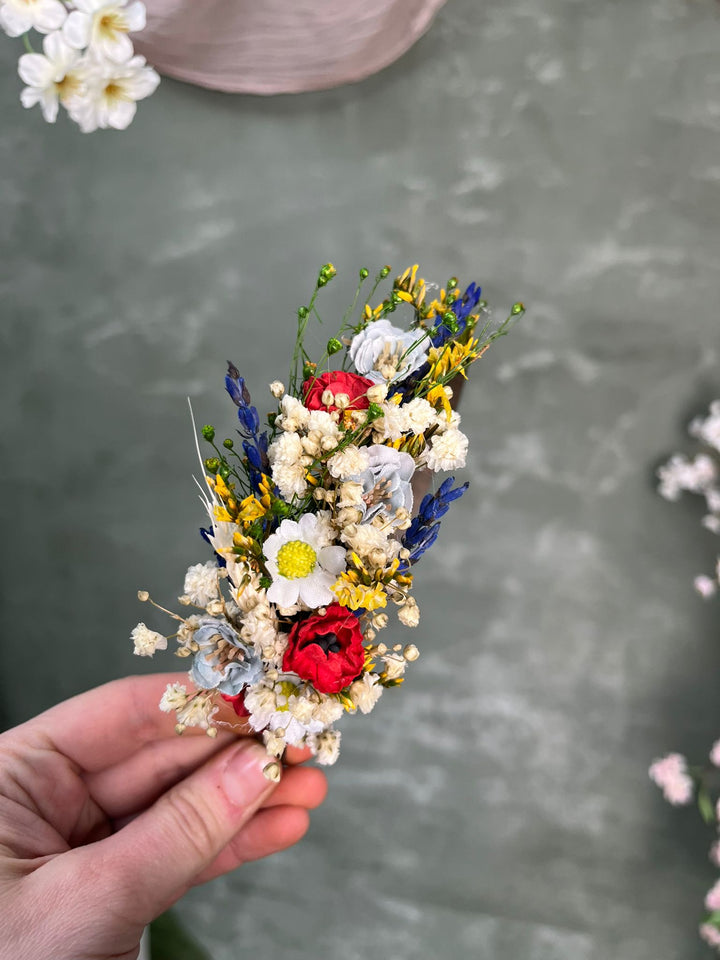 Florales Volksstirnband mit Wildblumen, Lavendel, Schleierkraut und gelben Blüten