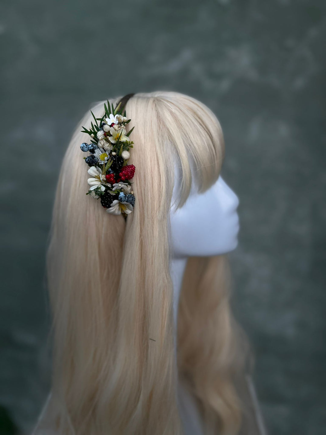 Florales Volksstirnband mit Wildblumen, Lavendel, Schleierkraut und gelben Blüten