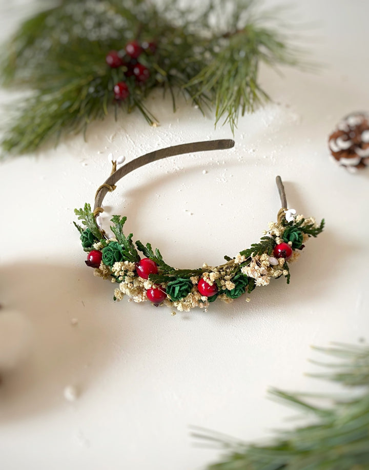 Christmas Green Rose and Rose Hip Headband | Woodland Charm – handmade floral hair accessory by magaela