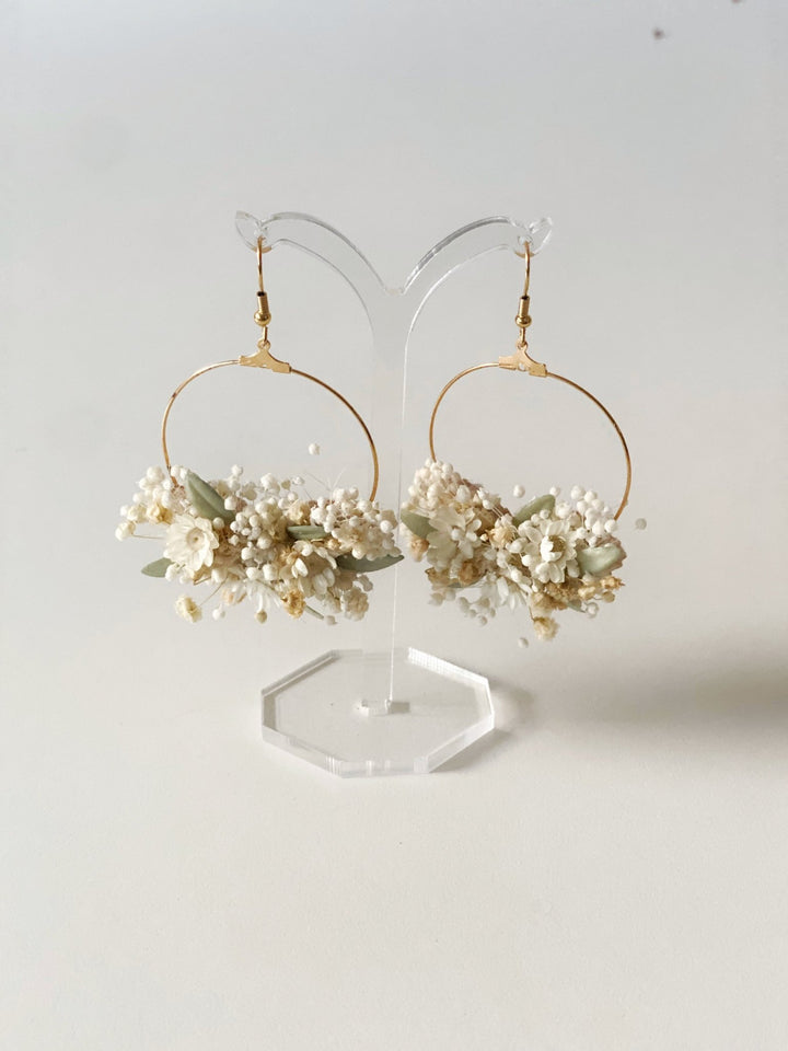 Floral Hoop Earrings 6 cm – Ixodia & Gypsophila Dried Flower Earrings – handmade floral hair accessory by magaela