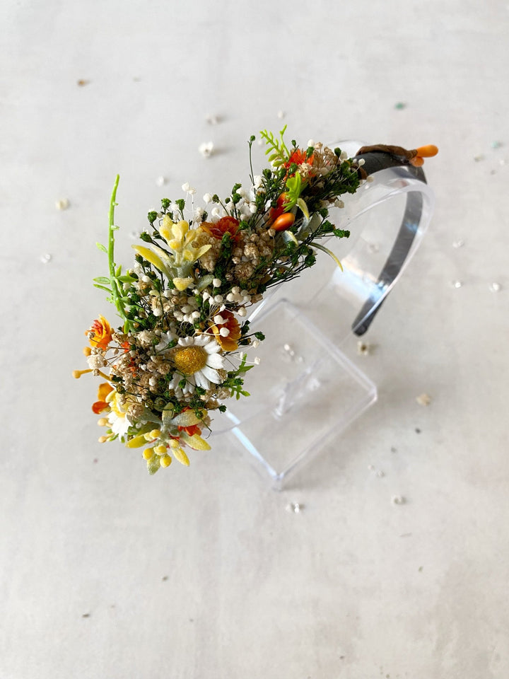 Fresh spring daisy headband - boho headpiece for everyday wear – handmade floral hair accessory by magaela