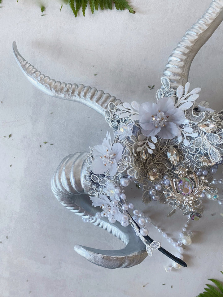 Glam silver horns crown: magical accesory for fantasy ball – handmade floral hair accessory by magaela