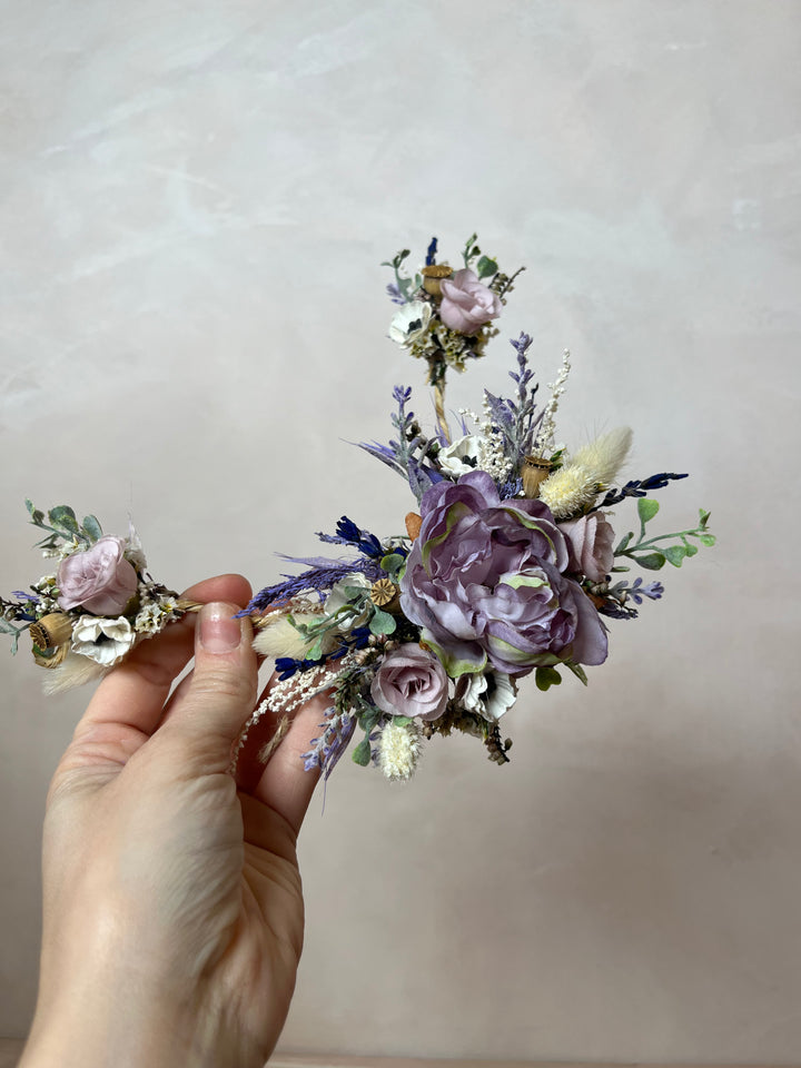 Lila Rosen Brauthaarrebe mit Anemonen und Hasenschwänzen - Blumen Hochzeitshaarschmuck