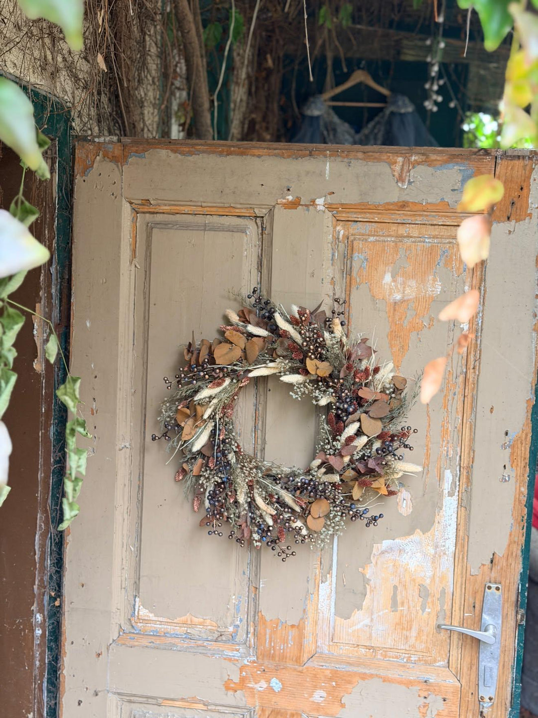 Earthy Autumn Door Wreath with Grasses, Leaves and Berries, 45 cm – handmade floral hair accessory by magaela