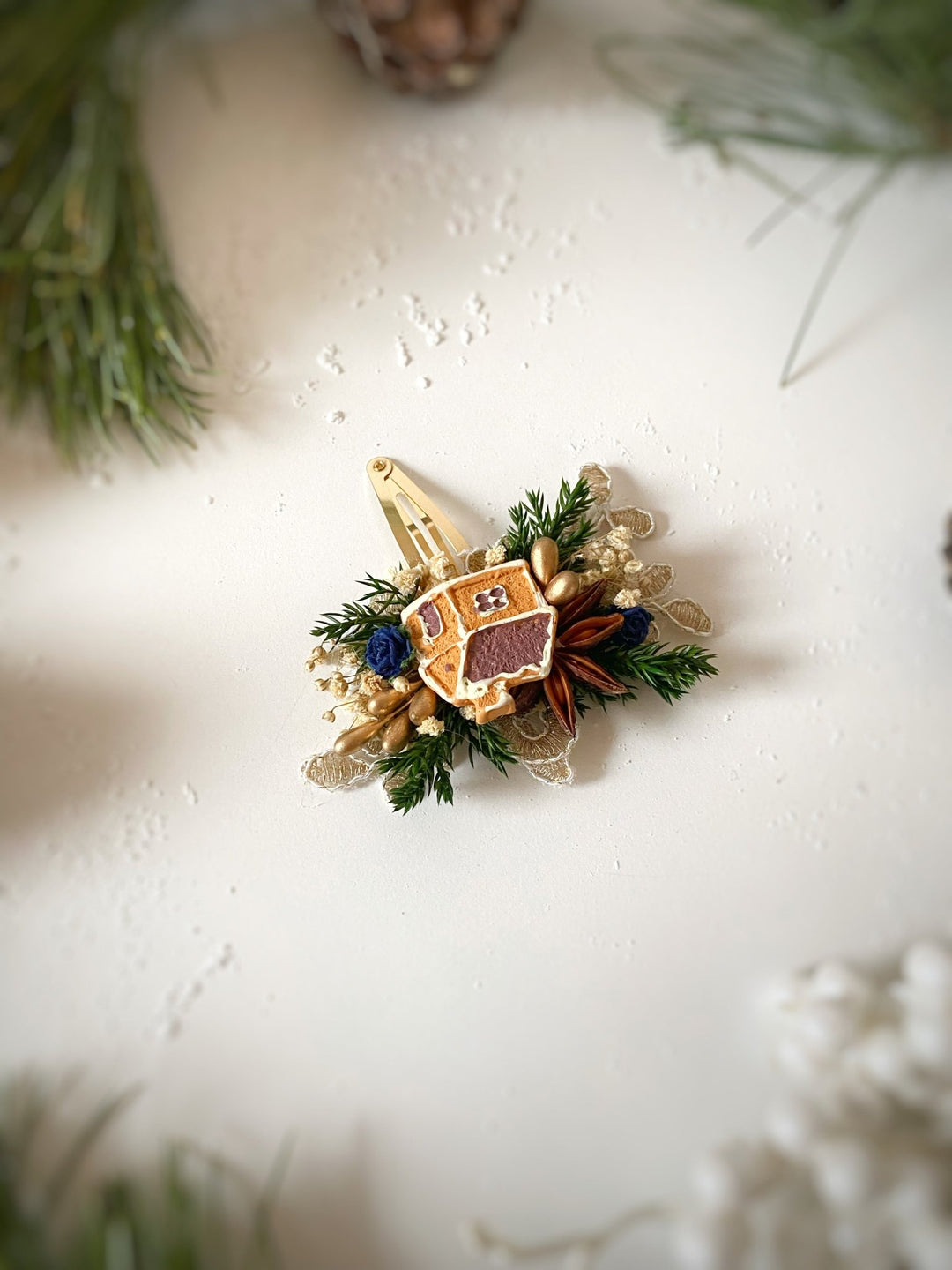 Christmas house hair clip: festive hair accessories for (not only) kids – handmade floral hair accessory by magaela