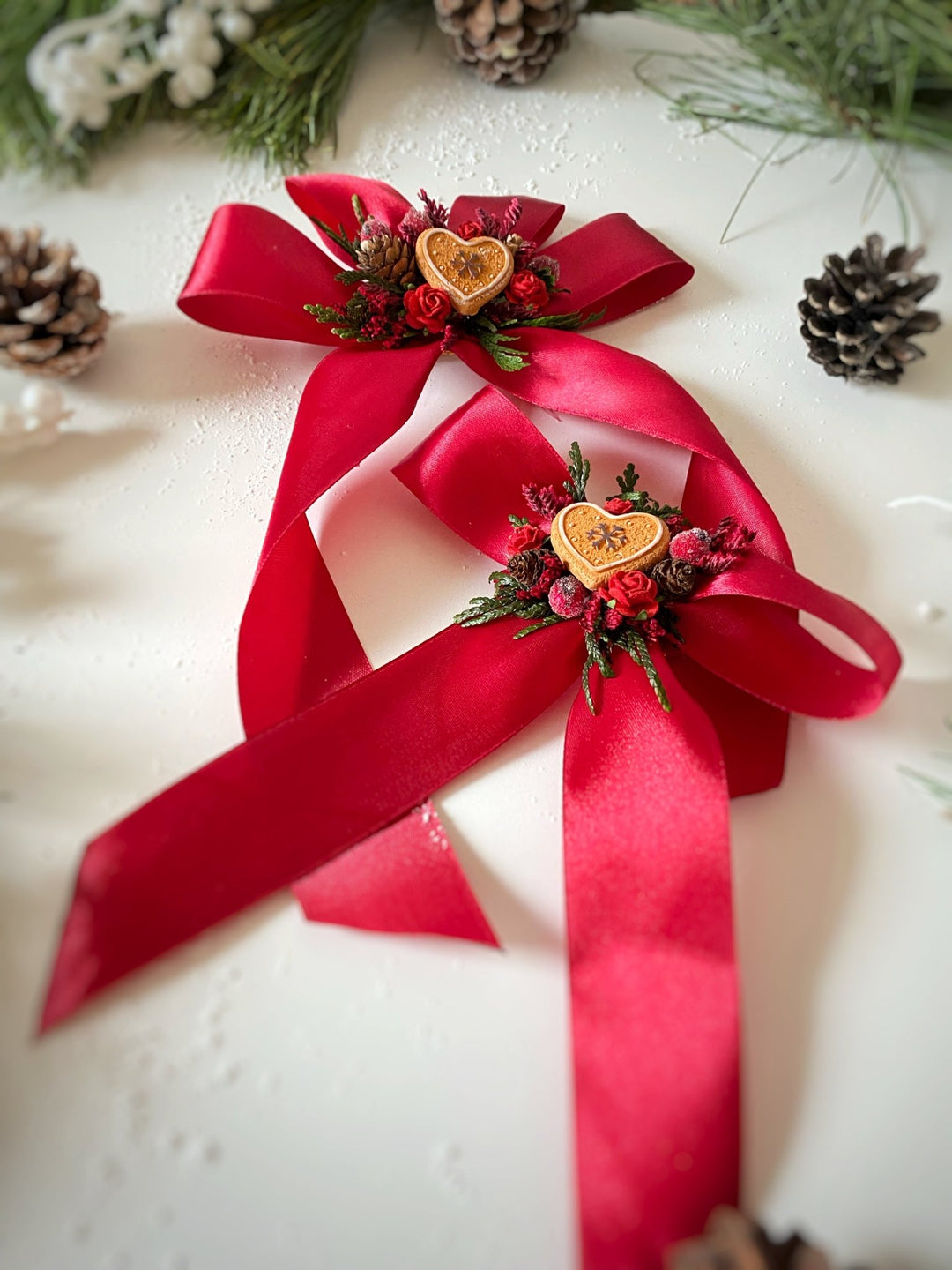 Christmas red hair bow with gingebread heart: matching set for mom and daughter – handmade floral hair accessory by magaela