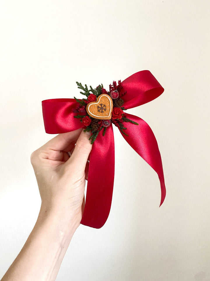 Christmas red hair bow with gingebread heart: matching set for mom and daughter – handmade floral hair accessory by magaela