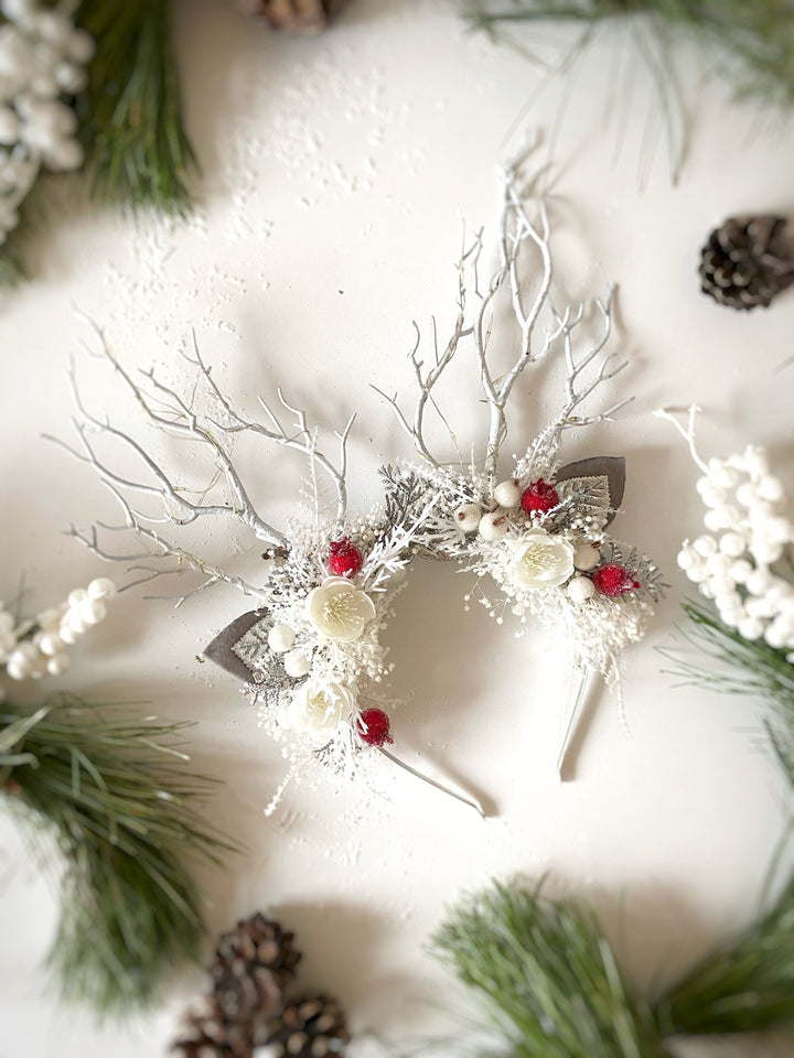 Christmas Reindeer Antler Headband: Winter wonderland with lights – handmade floral hair accessory by magaela