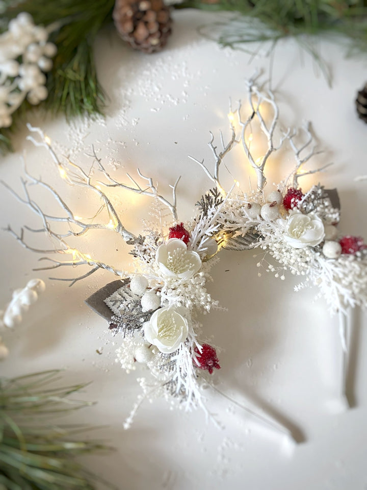 Christmas Reindeer Antler Headband: Winter wonderland with lights – handmade floral hair accessory by magaela