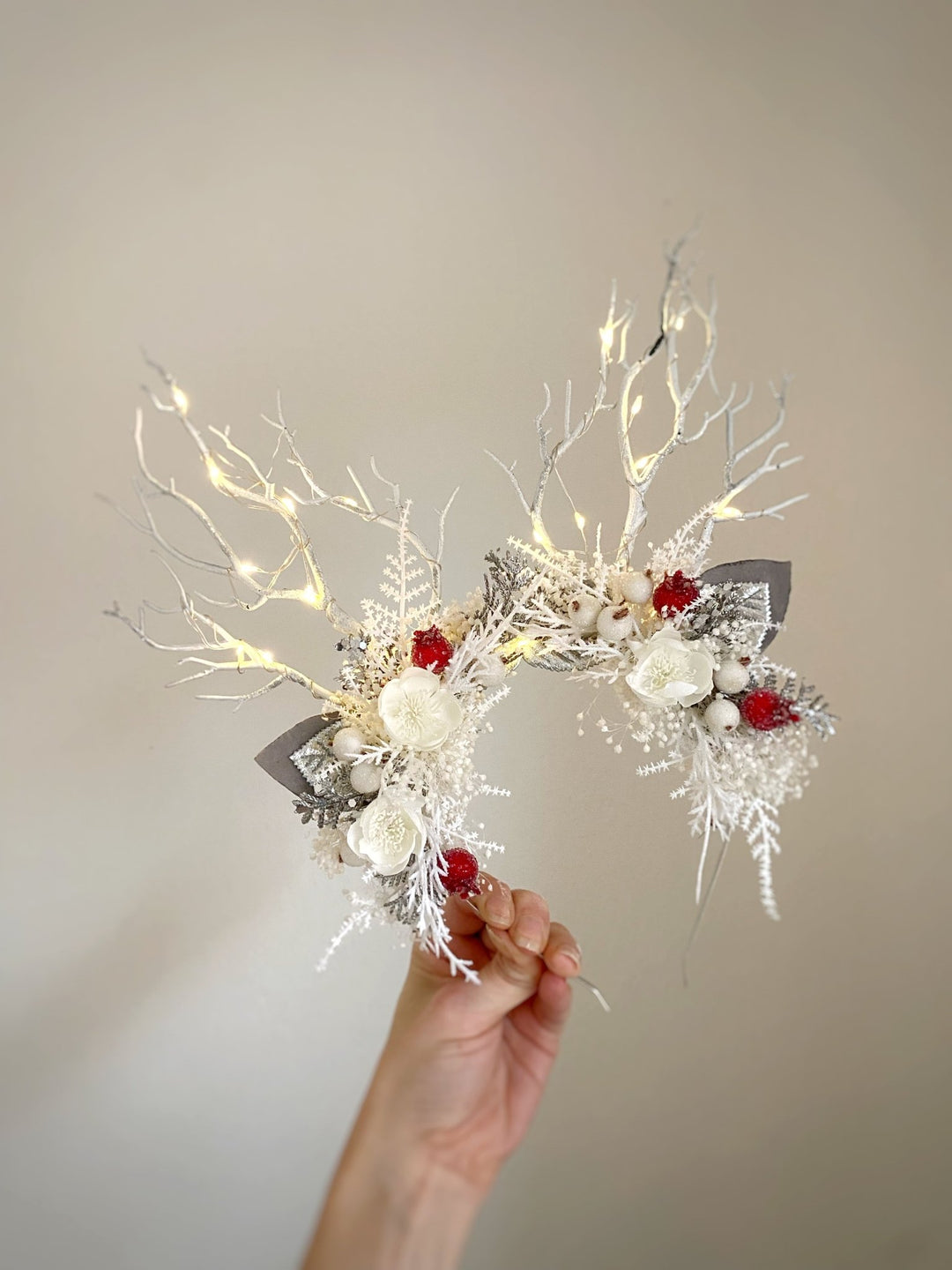 Christmas Reindeer Antler Headband: Winter wonderland with lights – handmade floral hair accessory by magaela
