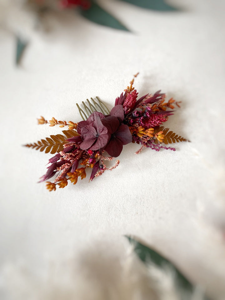 Dried Flower Burgundy Hair Comb | Hydrangea, Lavender and Grasses – handmade floral hair accessory by magaela