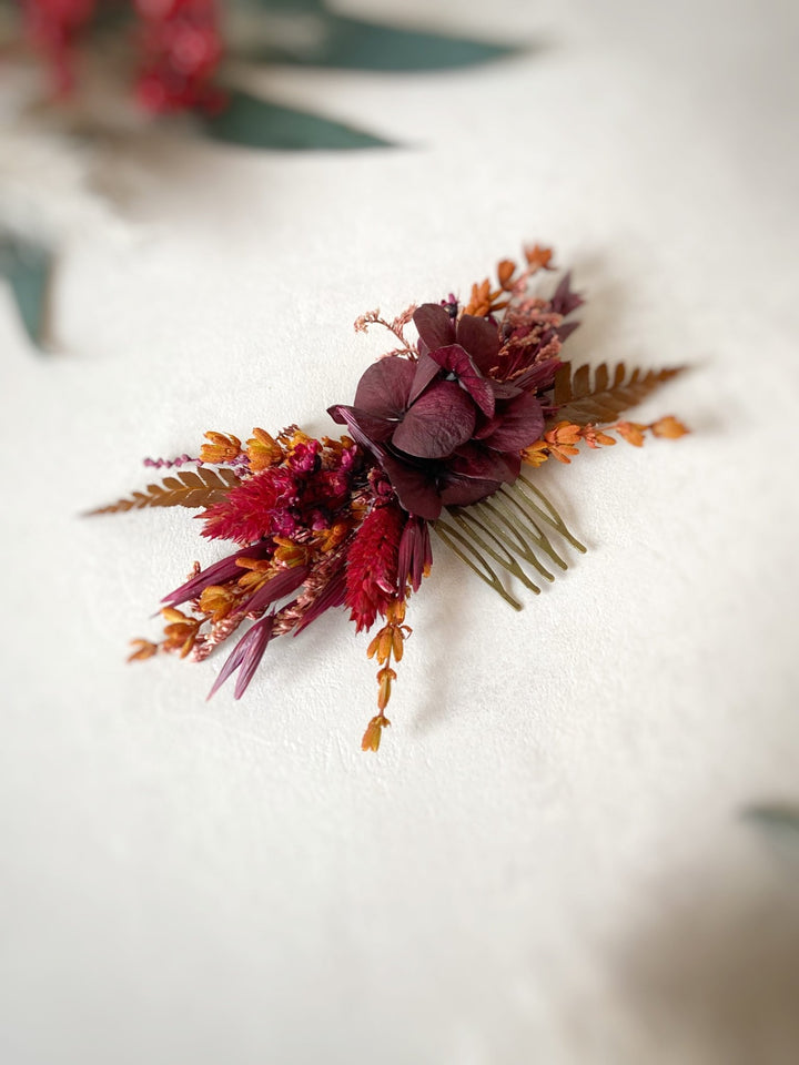Dried Flower Burgundy Hair Comb | Hydrangea, Lavender and Grasses – handmade floral hair accessory by magaela