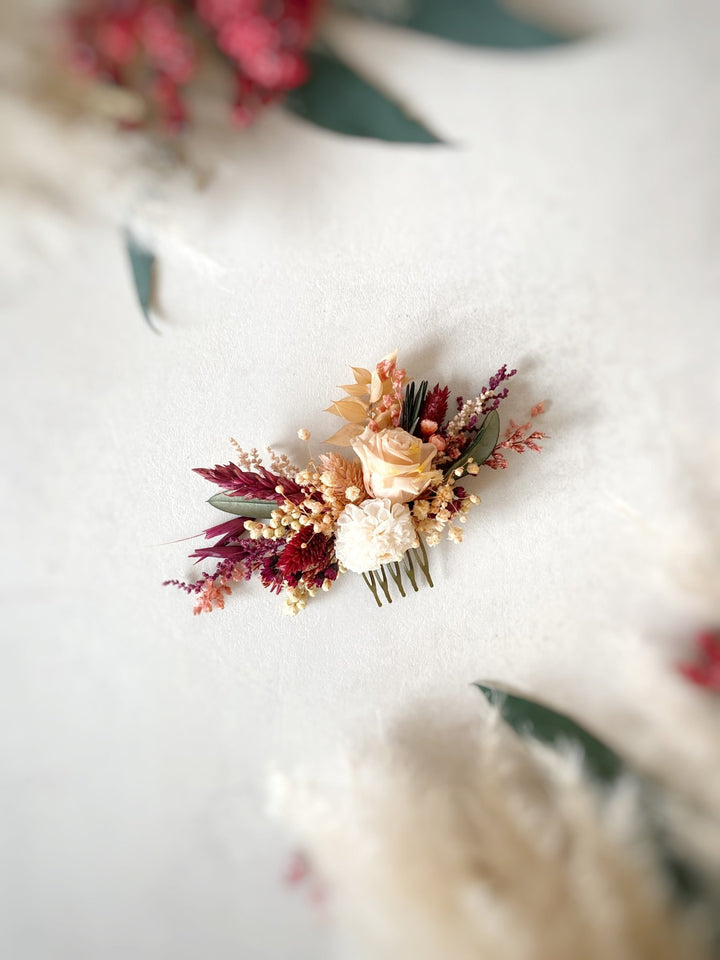 Dried Flower Hair Comb for Fall Wedding | Rose, Dahlia, Ruscus and Gypsophila – handmade floral hair accessory by magaela