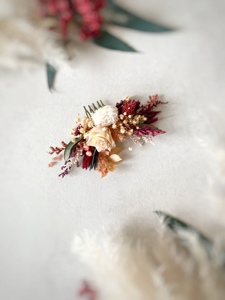 Dried Flower Hair Comb for Fall Wedding | Rose, Dahlia, Ruscus and Gypsophila – handmade floral hair accessory by magaela