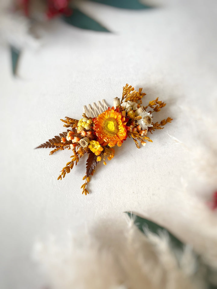Terracotta Dried Flower Hair Comb | Fall Rustic Wedding – handmade floral hair accessory by magaela
