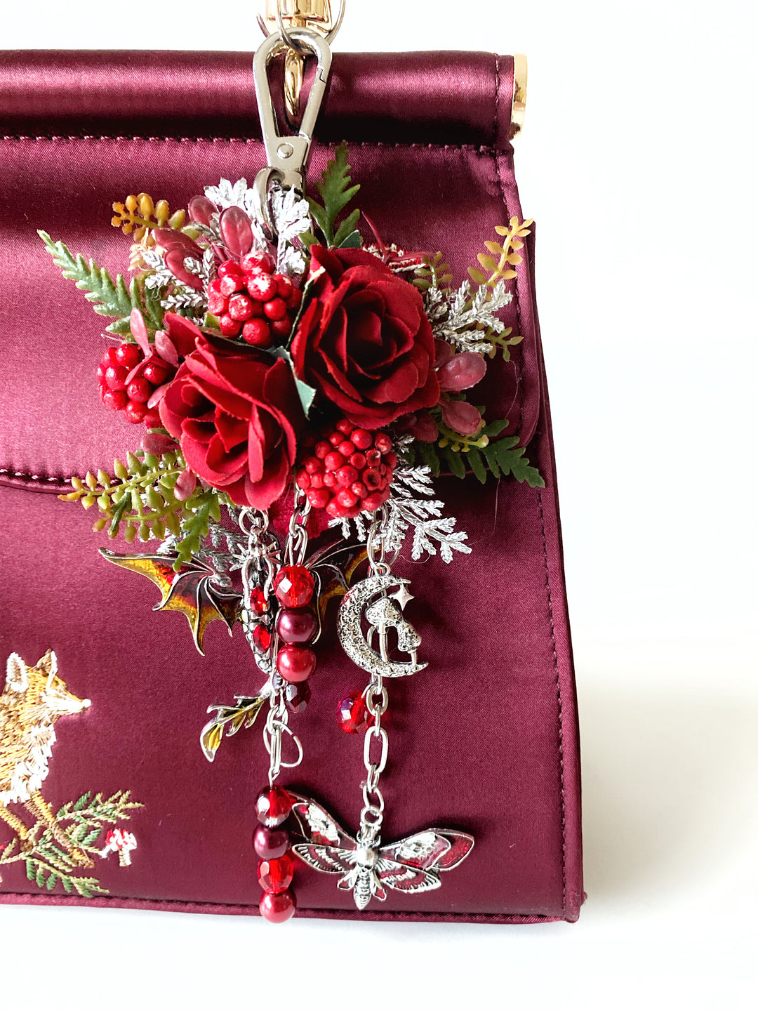 Crimson Dragon Garten-Taschenanhänger mit Schmetterling | Einzigartiges Originalstück