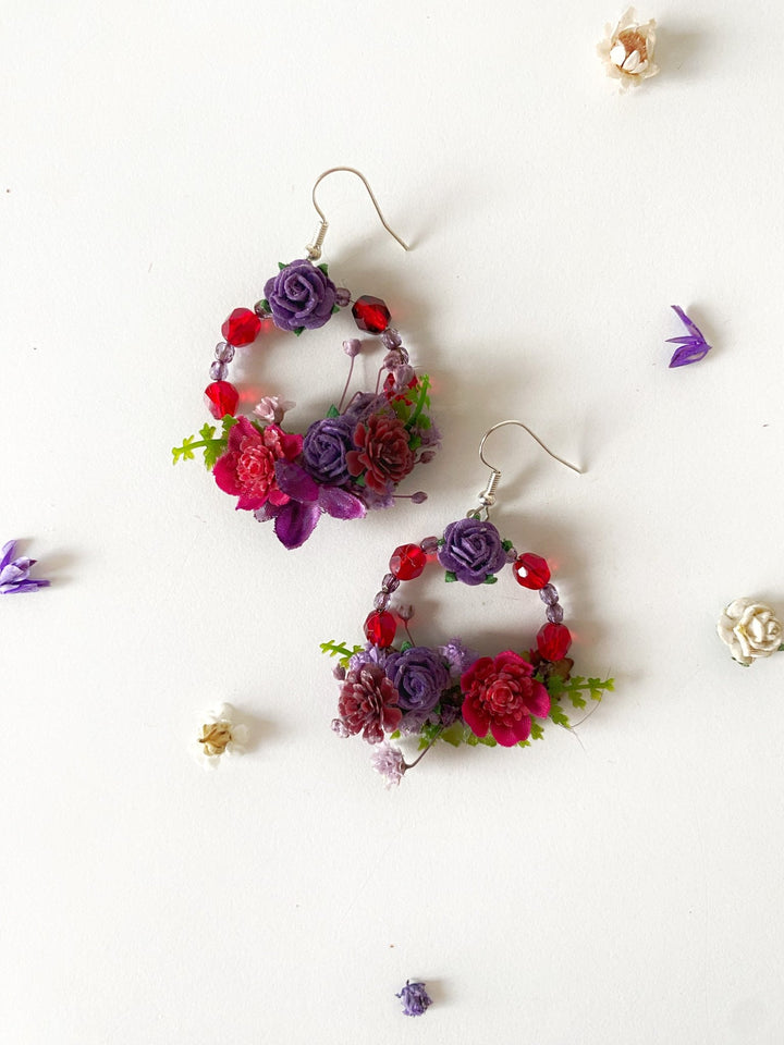 Purple and burgundy wedding flower set: bracelet, earrings in two sizes and boutonniere for groom – handmade floral hair accessory by magaela