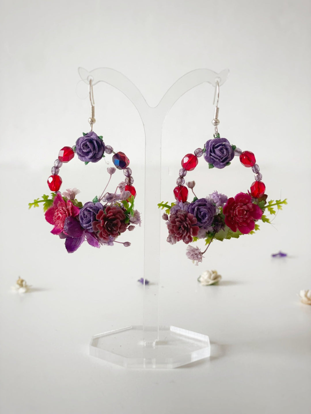 Purple and burgundy wedding flower set: bracelet, earrings in two sizes and boutonniere for groom – handmade floral hair accessory by magaela