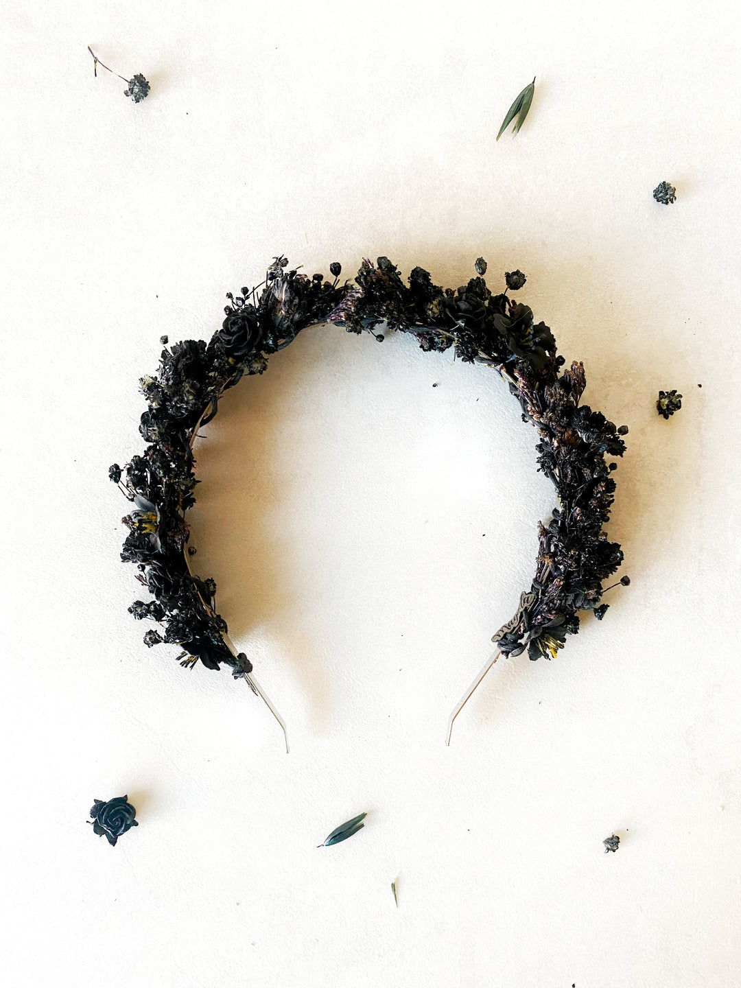 Zartes schwarzes Blumen-Stirnband | Schwarze Kollektion