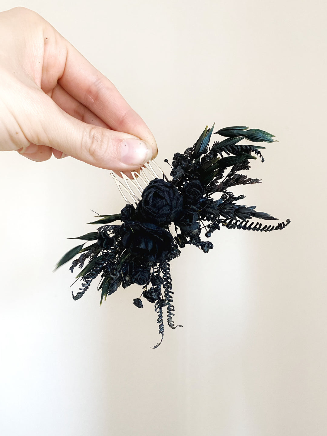 Haarkamm mit schwarzer Pfingstrose und Rose | Black Collection