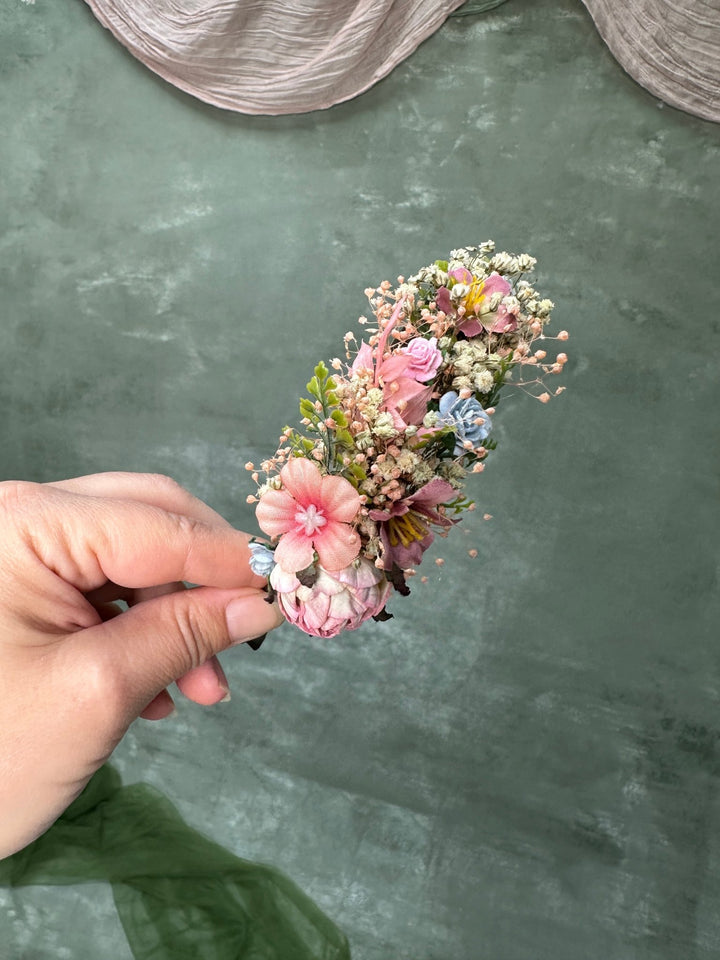Blush Blue Wildflower Side Hair Headband with Peony, Blue Roses and Gypsophila – handmade floral hair accessory by magaela