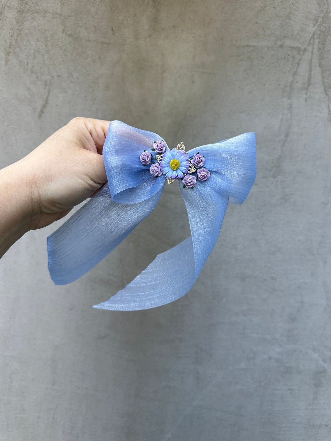 Blue Floral Bow Hair Clip with Daisies – Romantic Wedding Hair Bow, Something Blue Bridal Hair Accessory – handmade floral hair accessory by magaela