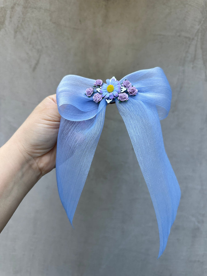 Blue Floral Bow Hair Clip with Daisies – Romantic Wedding Hair Bow, Something Blue Bridal Hair Accessory – handmade floral hair accessory by magaela