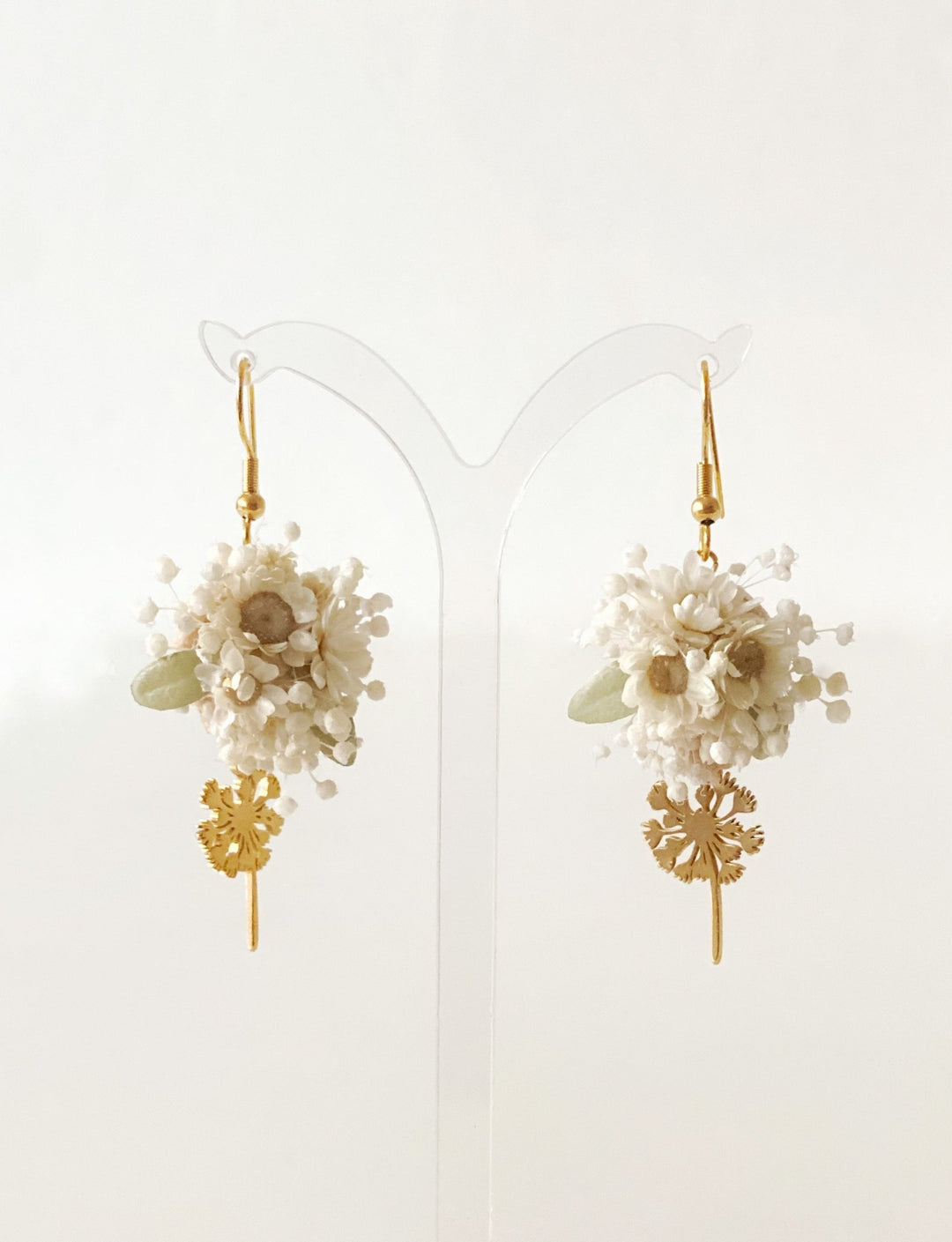 Delicate White Floral Earrings – Gypsophila and Ixodia Bridal Jewelry – handmade floral hair accessory by magaela