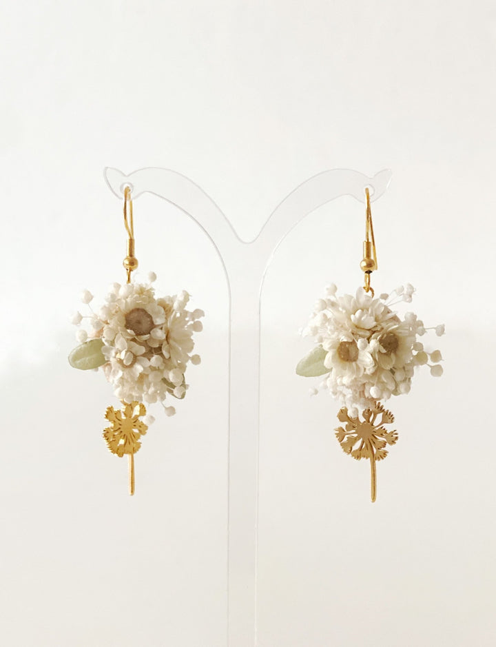 Delicate White Floral Earrings – Gypsophila and Ixodia Bridal Jewelry – handmade floral hair accessory by magaela