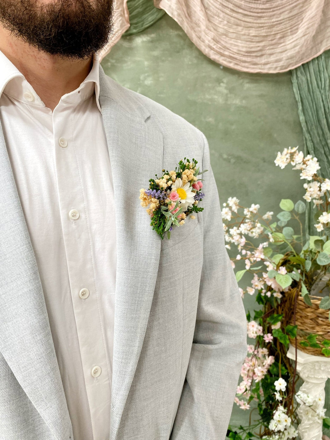 Daisy Boutonniere: Spring Wedding Pocket Square with Lavender – handmade floral hair accessory by magaela