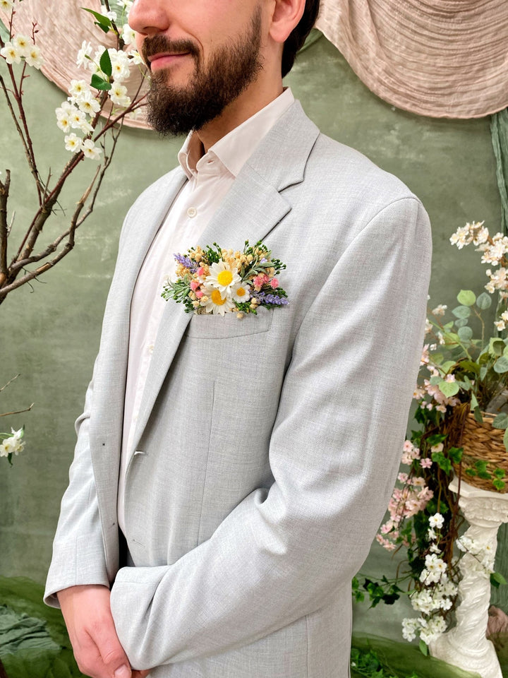 Daisy Boutonniere: Spring Wedding Pocket Square with Lavender – handmade floral hair accessory by magaela