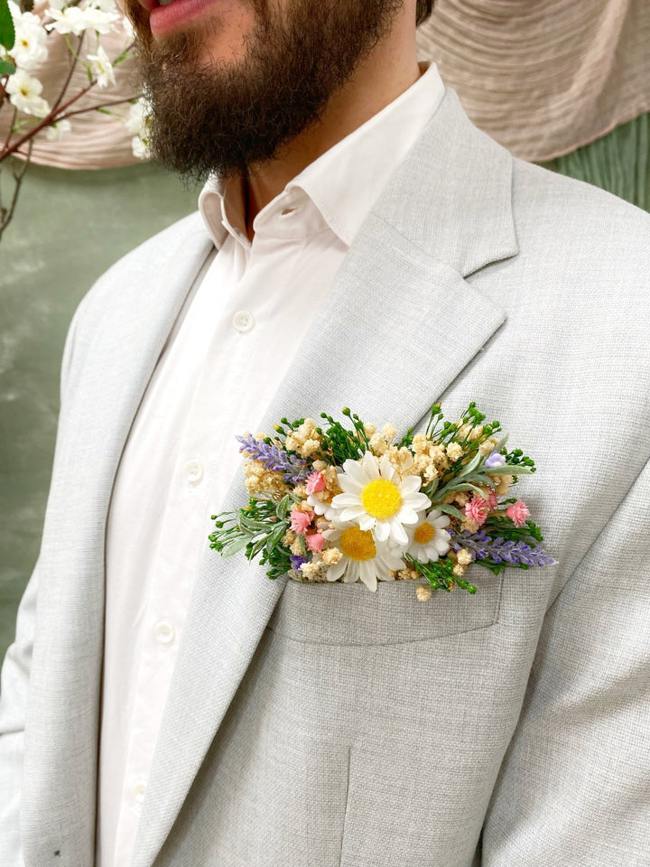Daisy Boutonniere: Spring Wedding Pocket Square with Lavender – handmade floral hair accessory by magaela