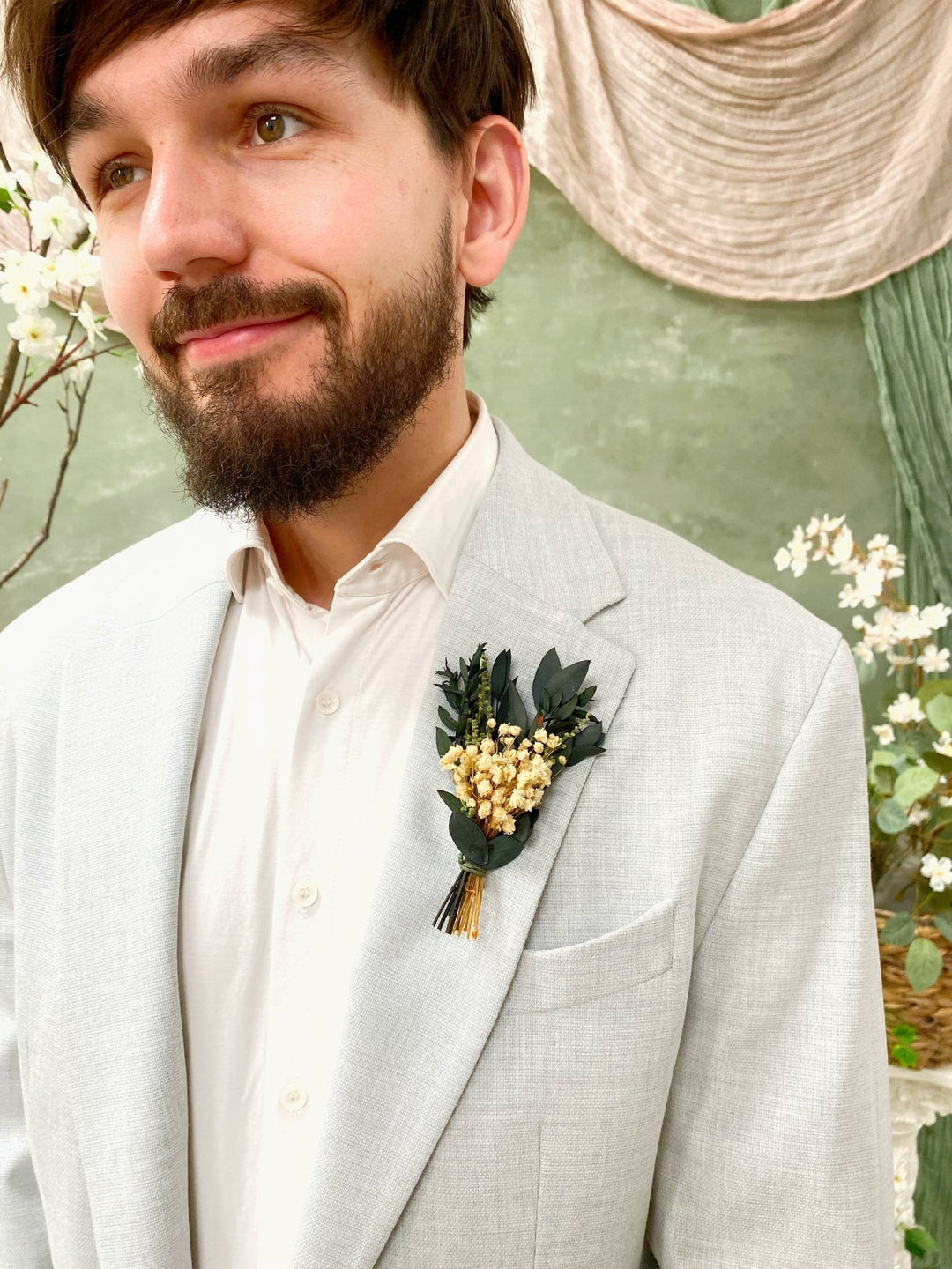 Greenery Wedding Boutonniere Natural Baby's Breath Groom Accessory – handmade floral hair accessory by magaela