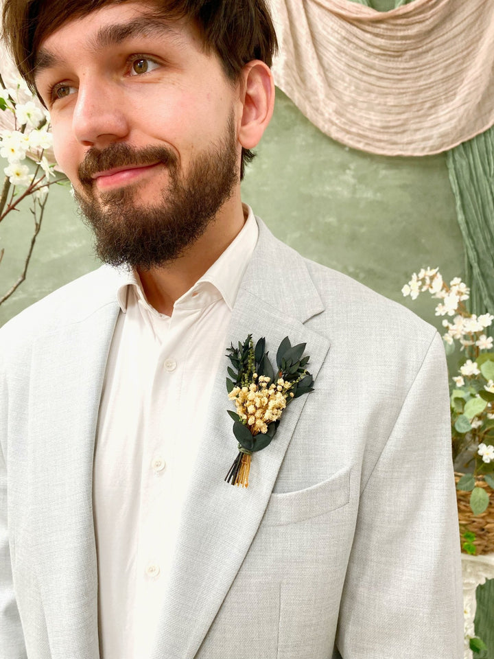 Greenery Wedding Boutonniere Natural Baby's Breath Groom Accessory – handmade floral hair accessory by magaela