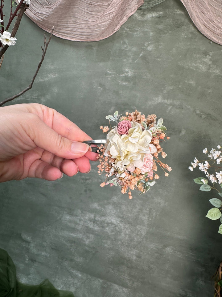 Floral Hair Clip with White/Pink Flowers and Preserved Gypsophila – handmade floral hair accessory by magaela