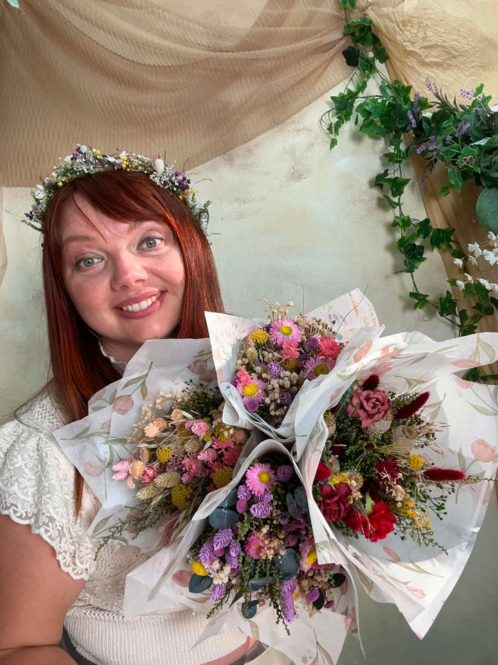 Mini Flower Bouquet: Pastel Teacher Gift with Daisies and Wildflowers – handmade floral hair accessory by magaela