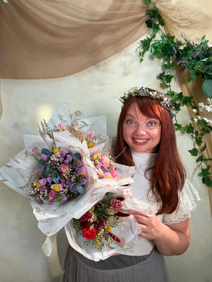 Mini Flower Bouquet: Pastel Teacher Gift with Daisies and Wildflowers – handmade floral hair accessory by magaela